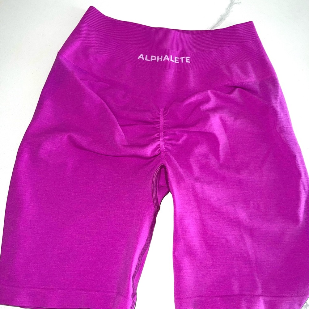 Alphalete Amplify 7” Biker Shorts- Gleise